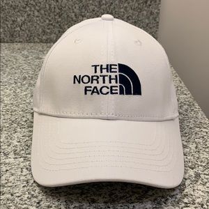NEW white North Face adjustable hat w navy letters